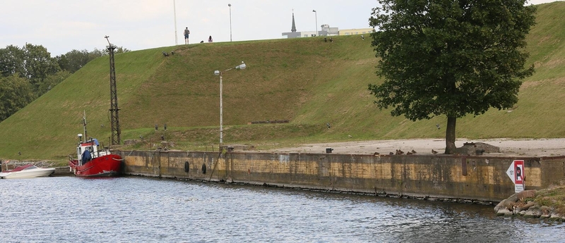 Vieta: istorinių laivų krantinė nesutvarkyta ir beveik nenaudojama.