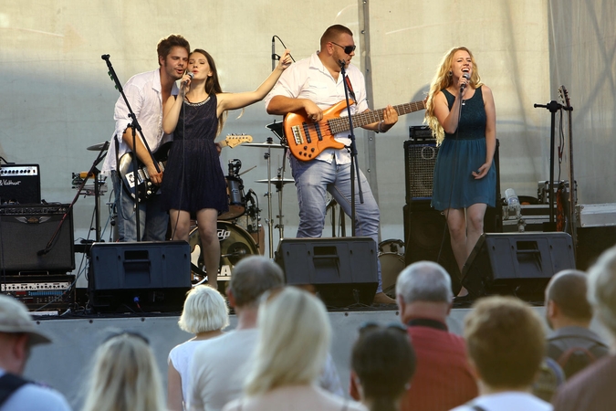 Uostamiestyje – rokenrolo festivalis
