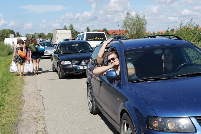Rekomendacija: specialistai vairuotojams pataria neatsipalaiduoti ir vasarą – šiltuoju metų laiku jų taip pat tyko pavojai.