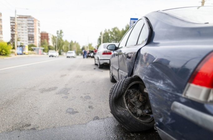 Panevėžyje apgadinti du automobiliai