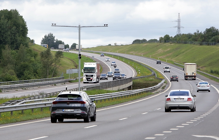 Atsakingumas: pamatę kliūtį kelyje, vairuotojai nedelsiant ją privalo pašalinti, o nepavykus to padaryti, reikia pranešti bendruoju pagalbos telefonu.