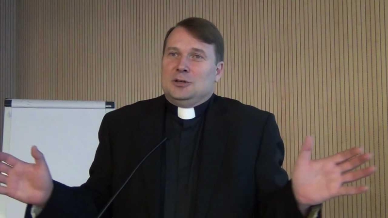 Kunigas: abortus draudžiantis įstatymas yra pagalba moteriai