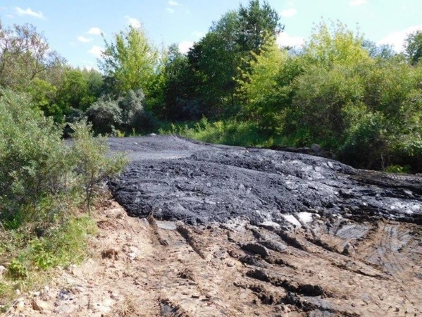 Užterštą gruntą išvertusios įmonės vadovams gresia tūkstantinės baudos