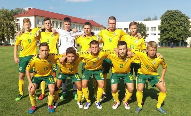 Lietuvos 17–mečių futbolo rinktinė neprilygo Moldovos vienuolikei