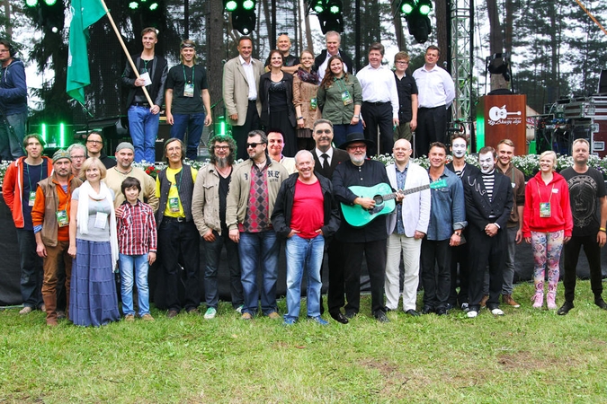Atskleista, kas žengs į „Akacijų alėjos“ sceną