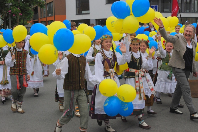Vasarą Birštono kurortas pasitinka žydinčio miesto ritmu
