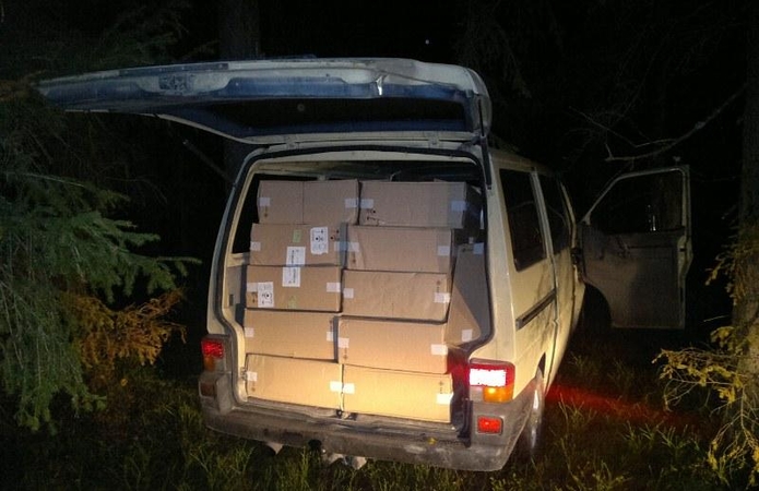 Grybautojai muitininkams padėjo aptikti cigarečių kontrabandą už 150 tūkst. litų