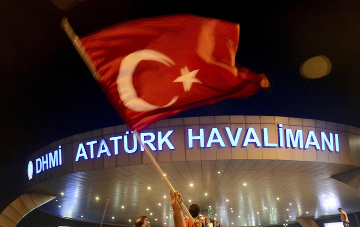 URM perspėja: dėl įvykių Turkijoje gali strigti susisiekimas su Gruzija 