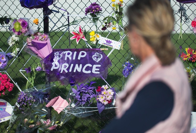 Policija: dainininkas Prince'as veikiausiai nenusižudė