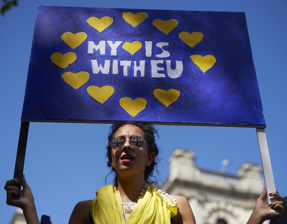 Prezidentė ragina Britanijos lietuvius kovoti už savo teises