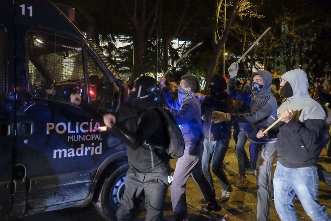 Madride taiki demonstracija virto smurto protrūkiu