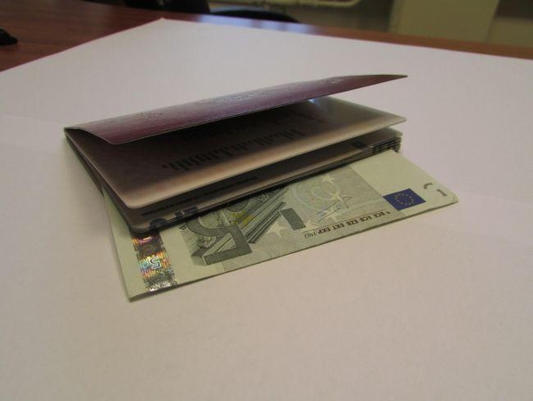 Muitininkams įkliuvęs “užuomarša“ vairuotojas pasirodė esąs dar ir girtas