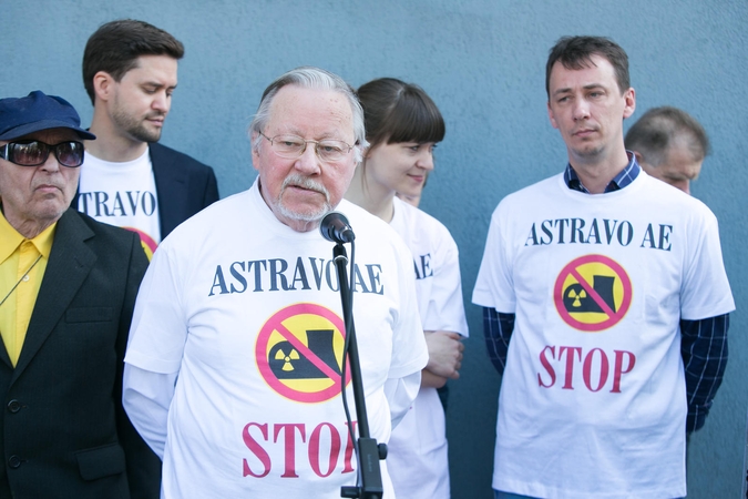 Prieš Astravo elektrinę jau pasirašė per 15 tūkst. piliečių
