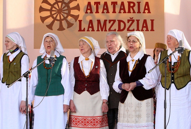„Atataria lamzdžiai“ vėl čia!