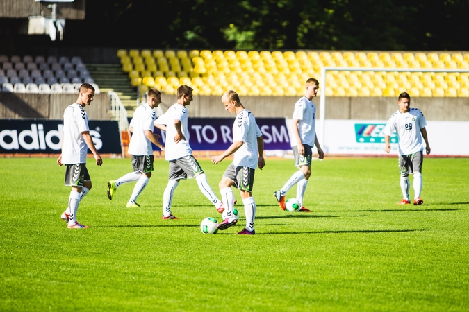 19-mečių futbolo čempionato dalyviai organizatoriams neturi priekaištų