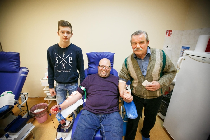 Trys donorų kartos: senelį keičia anūkas