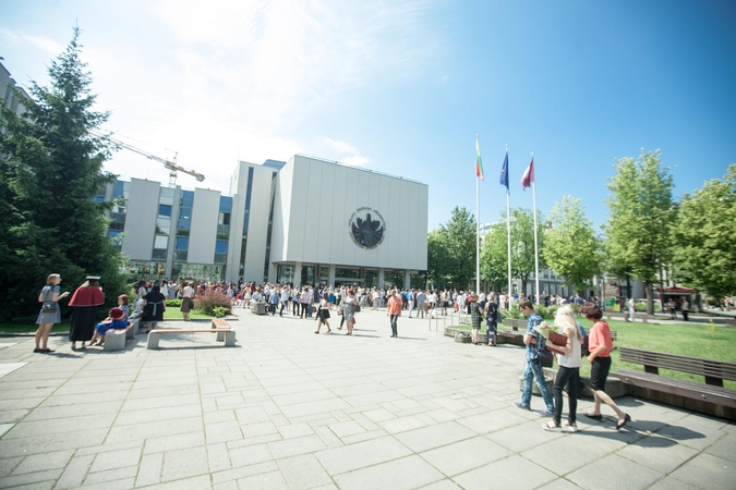 VDU siekis prisijungti kitus universtitetus neprieštarauja Vyriausybės planui?