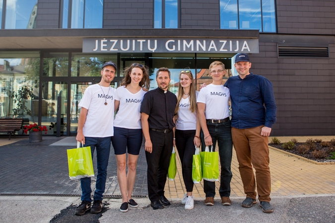 Kauniečiai mėnesį savanoriaus Indijoje