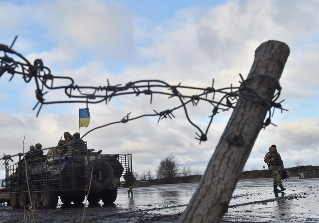 Ukrainoje per gaisrą žuvo keturi kariai