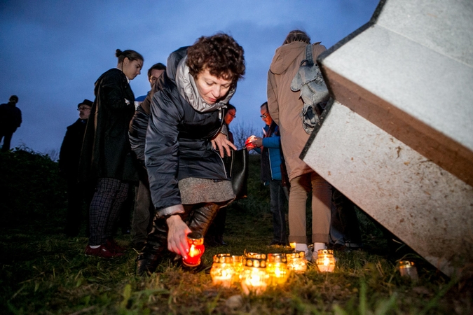 Uždegė žvakutes už forte žuvusius kauniečius