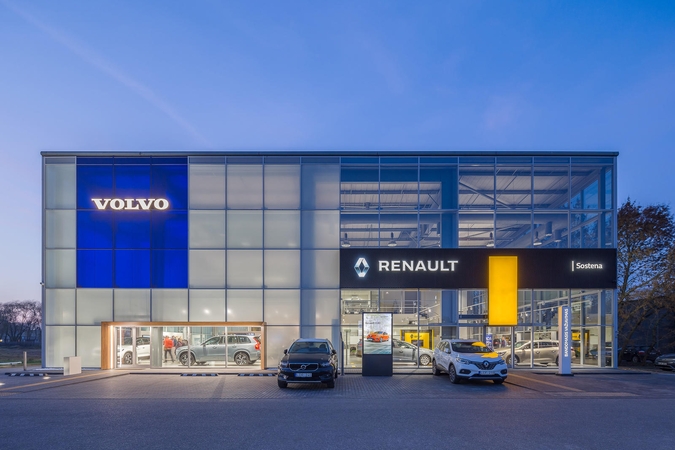Kaune atnaujintas automobilių centras „Sostena“
