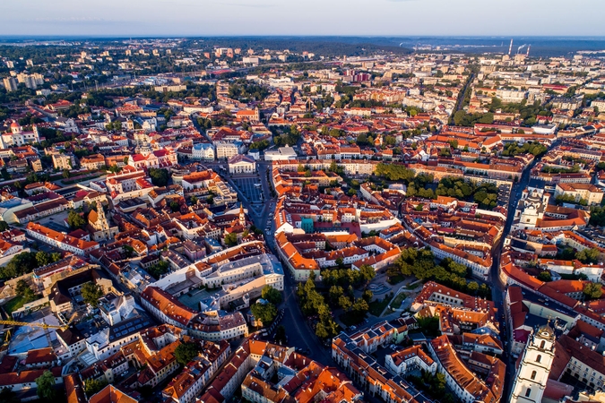 Darbo užmokesčio atotrūkis tarp sostinės ir kitų regionų per ketvirtį išaugo