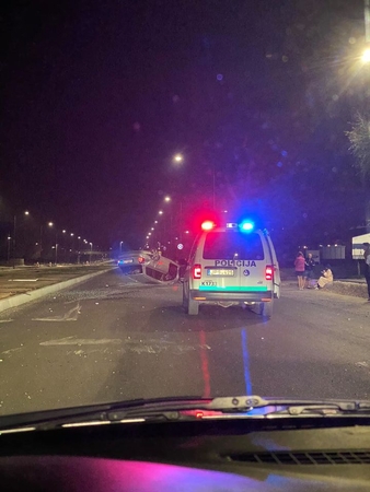 Avarija Kaune: „Audi“ apvirto ant stogo