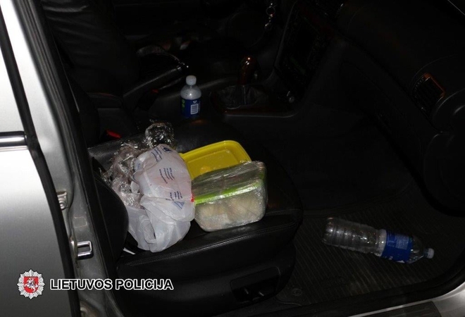 Policija Tauragės rajone sulaikė amfetamino gaminimu ir platinimu įtariamus vyrus
