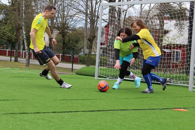 Futbolo šventėje – skirtingų profesijų atstovai