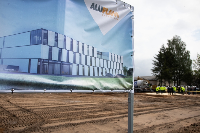 Jonavą pasiekė milijoninės investicijos – statoma pirmoji Baltijos šalyse aliuminio profilių gamykla