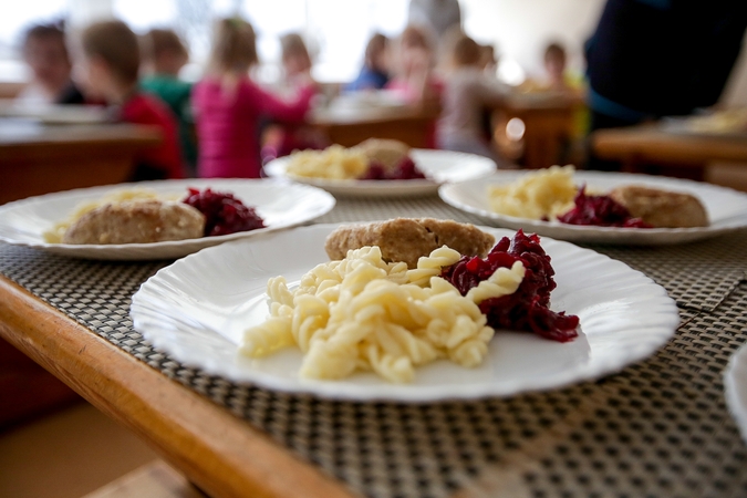 Maitinimas Klaipėdos darželiuose brangs trečdaliu