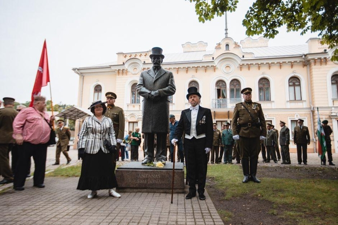 A. Smetonos jubiliejuje Kaune – ir košė, ir „Napoleonas“