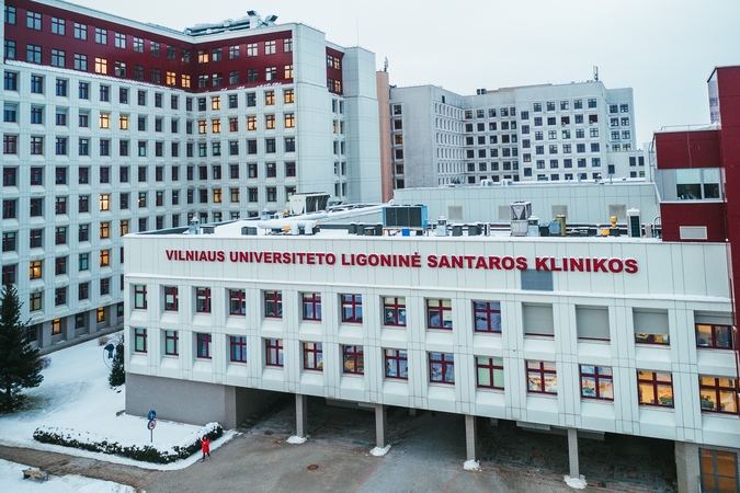 Santaros klinikų medikams kovoti su COVID-19 padės 100 savanorių