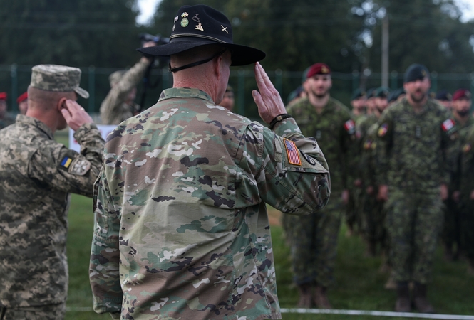 Neslūgstant įtampai dėl Ukrainos, JAV dislokuoja 3 tūkst. karių Rytų Europoje