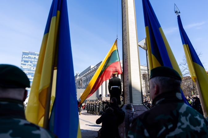 Iškilmingame Baltijos šalių vėliavų pakėlime – Rusijos pasmerkimas ir pagarba Ukrainai