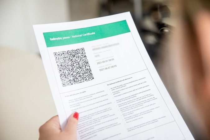 Seimo vadovybė svarsto į parlamentą įsileisti lankytojus tik su galimybių pasu