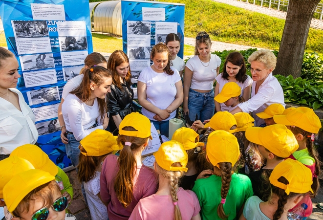 Muziejuje lankytojus pasitiko moksleiviai ir studentai