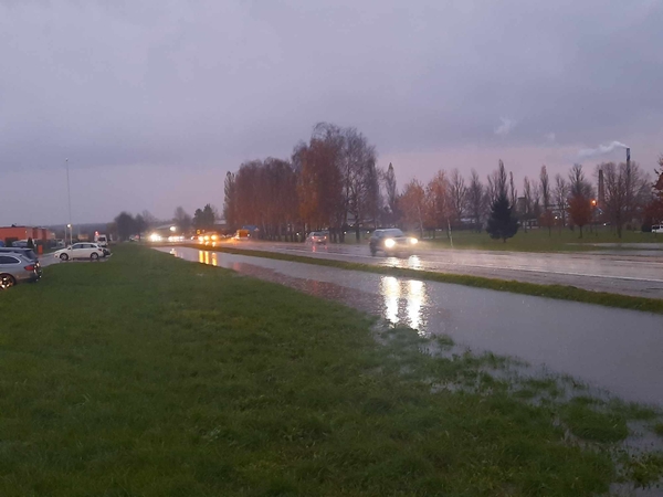 Dėl patvinusių gatvių Kretingoje sušauktas ekstremalių situacijų valdymo posėdis