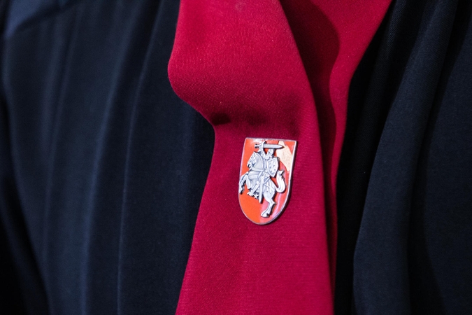 Vairavęs girtas prokuroras neteko pareigų