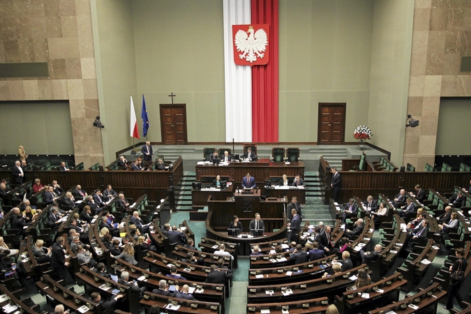 Kitais metais Lenkijoje nebeliks gimnazijų