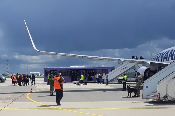 Šveicarijos bendrovė: laiškas apie tariamą bombą išsiųstas nukreipus „Ryanair“ orlaivį