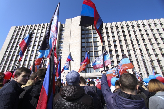 Donbasas: gyvenimas tarp dviejų ugnių