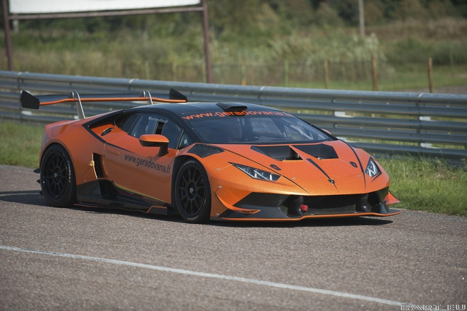 "Lamborghini Huracan"
