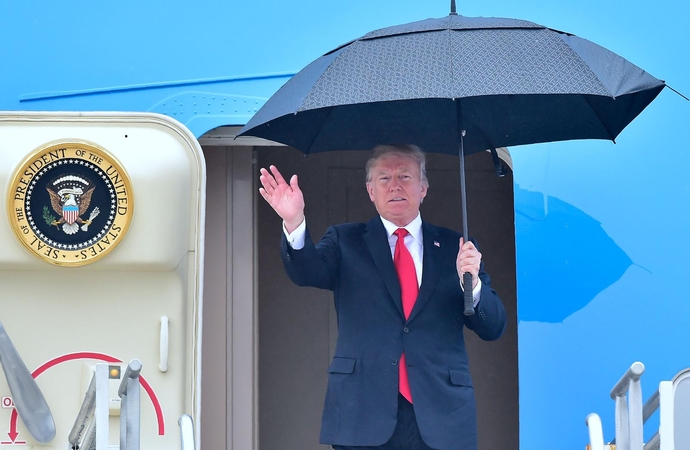 Kokia yra chaotiškos D. Trumpo pertvarkos kaina?