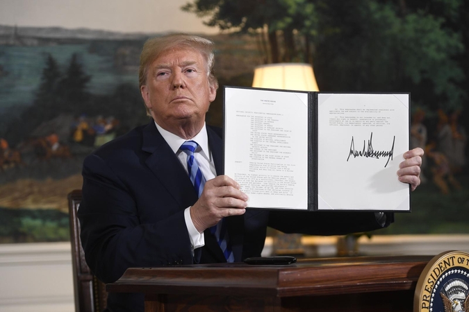 D. Trumpas: Amerika traukiasi iš „ydingo“ susitarimo dėl Irano branduolinės programos