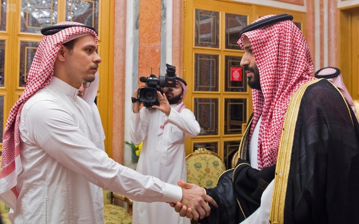 Salahas bin Khashoggi (kairėje)
