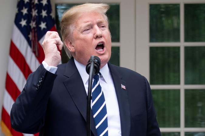 Intensyvėjant kalboms apie apkaltą D. Trumpas puola demokratus