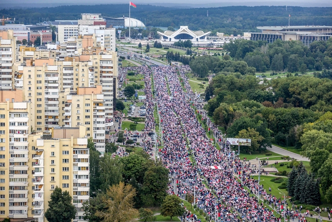 Liudininkai: Minske per OMON susirėmimus su protestuotojais nukentėjo keli žmonės