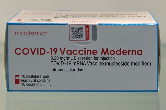 „Moderna“ tikisi 2022-aisiais pagaminti iki 3 mlrd. vakcinos nuo COVID-19 dozių