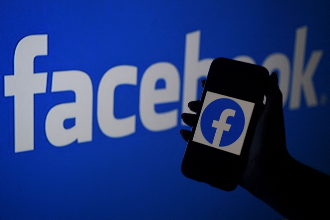 „Facebook“ leido darbuotojams visą laiką dirbti nuotoliniu būdu